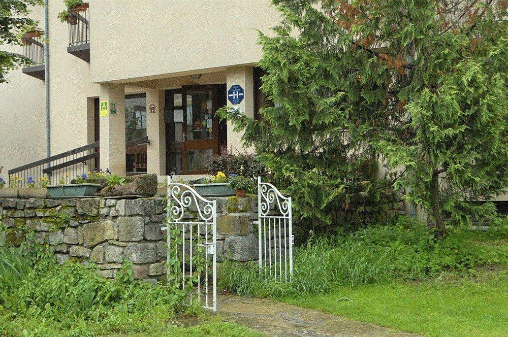 Logis Hotel Restaurant Du Commerce La Canourgue Eksteriør bilde